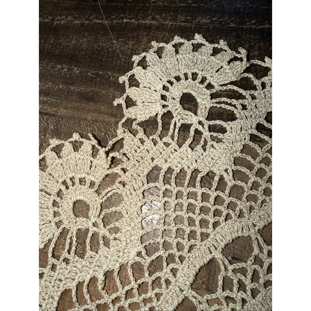 Vintage Handmade Crochet Doily Cream Cotton Lace Gold Round Table Topper Mat 19
